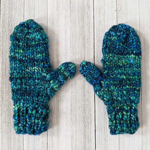 Hand knitted merinos wool mittens - Picture 2 of 2